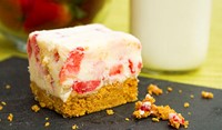 Strawberry Frozen Yogurt Bars